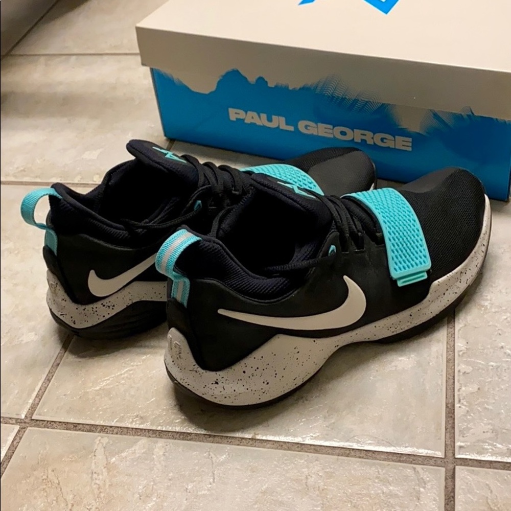 Nike PG1 Basketball Shoes